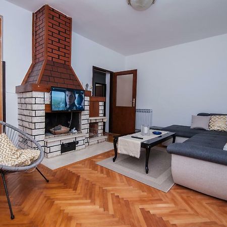 Apartmani Santa Barbara Требинье Экстерьер фото